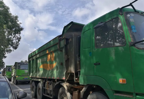 東深路多間黑地磅非法安置 19個(gè)私開(kāi)路口被封